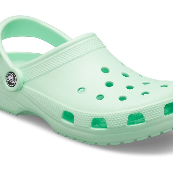 crocs m7 w9